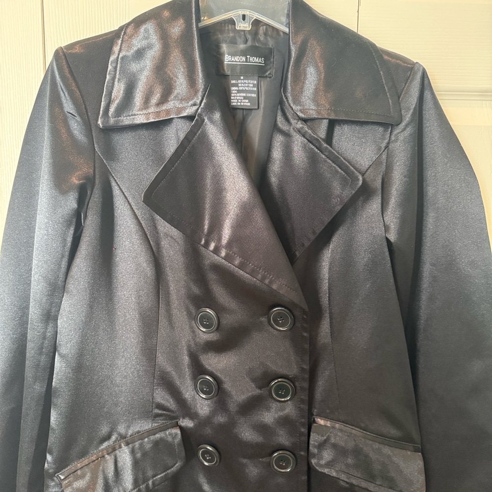 % Elegant Black Satin Trench Coat (M) - Picture 4 of 8